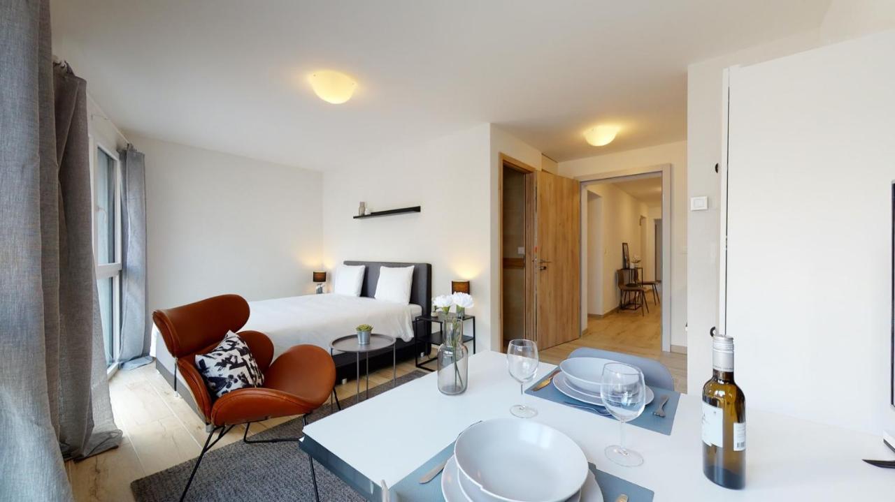 Nonanteneuf Appart Hotel Aigle - Contactless Check-In Zewnętrze zdjęcie